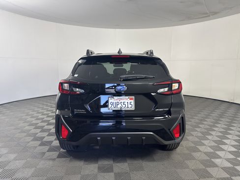 Used 2025 Subaru Crosstrek 2.0i Premium image 4