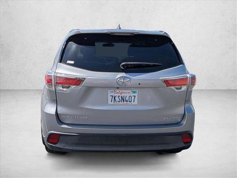 Used 2015 Toyota Highlander XLE AWD/4WD image 6