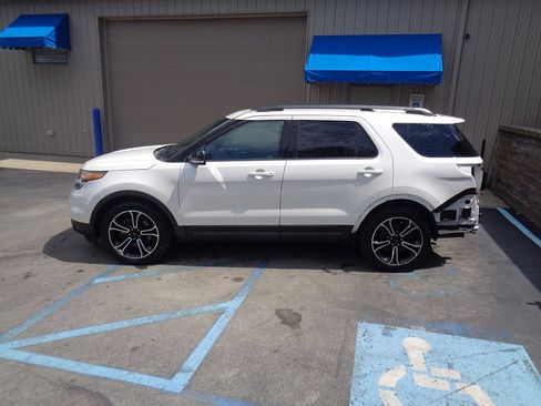 Used 2015 Ford Explorer Sport w/ Equipment Group 401A image 10
