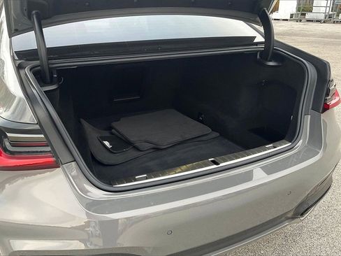 Used 2022 BMW 750i xDrive w/ Executive Package image 28