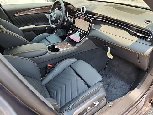 New 2023 Maserati Grecale Trofeo image 14