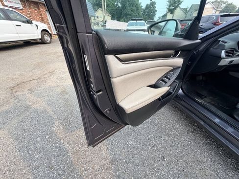 Used 2020 Honda Accord LX image 65