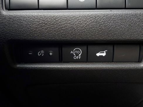 Used 2024 Nissan Rogue SL image 34