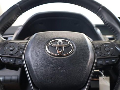 Used 2024 Toyota Camry SE image 9