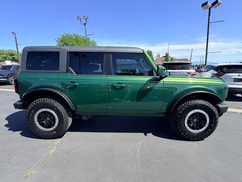 Used 2024 Ford Bronco Outer Banks AWD/4WD image 2