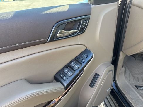 Used 2020 GMC Yukon XL SLT w/ Premium Edition image 10