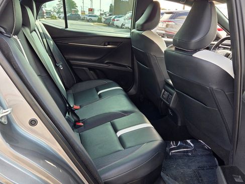 Used 2025 Toyota Camry SE image 16