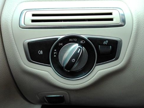 Used 2019 Mercedes-Benz C 300 C Class image 37