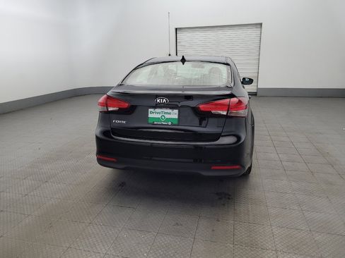 Used 2017 Kia Forte LX image 7