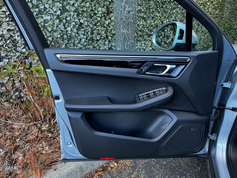 Used 2021 Porsche Macan image 8