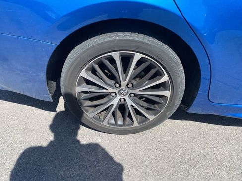 Used 2018 Toyota Camry SE FWD image 6