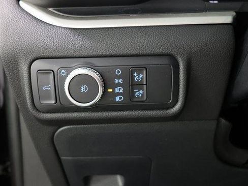 Used 2022 Ford Explorer XLT w/ Equipment Group 202A image 22