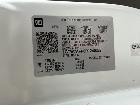 Used 2024 GMC Savana 2500 w/ Driver Convenience Package RWD image 18