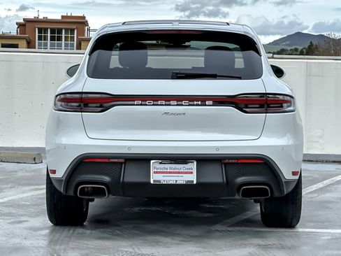 Certified 2025 Porsche Macan image 7
