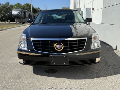 Used 2011 Cadillac DTS Premium image 12