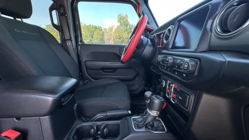 Used 2020 Jeep Gladiator Overland AWD/4WD image 17