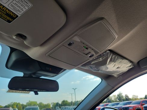 New 2026 Nissan Kicks SR w/ Cold Weather Package image 31