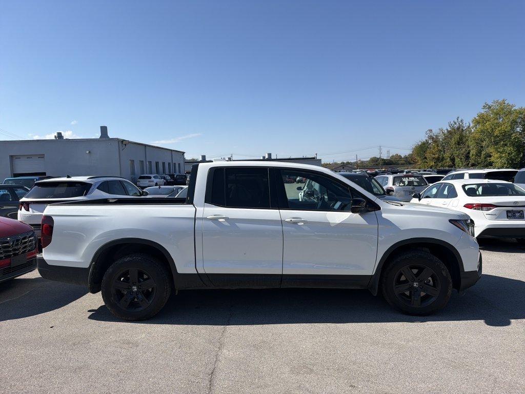 Used 2021 Honda Ridgeline Black Edition image 2