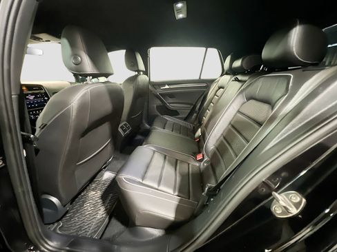 Used 2018 Volkswagen Golf R 4-Door image 18