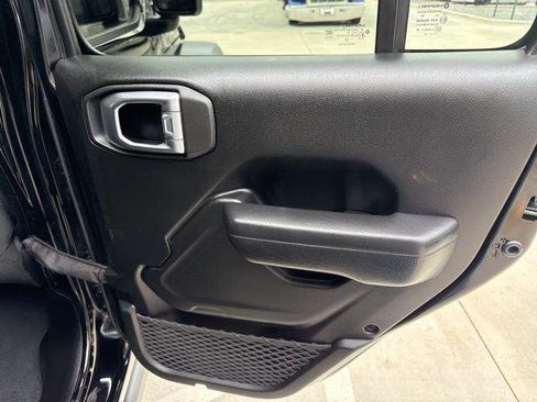 Used 2023 Jeep Wrangler Unlimited AWD/4WD image 29