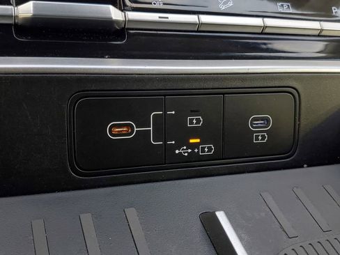 Used 2024 Hyundai Santa Fe SE image 23