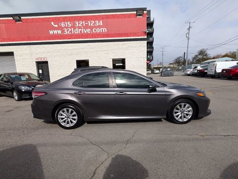 Used 2019 Toyota Camry LE image 5