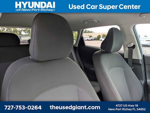 Certified 2024 Hyundai Kona SEL FWD image 6