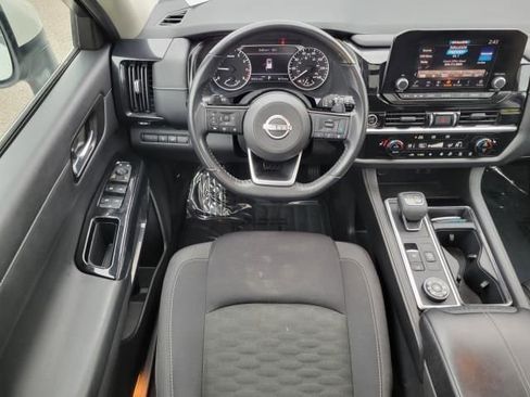 Used 2022 Nissan Pathfinder SV w/ SV Premium Package AWD/4WD image 13