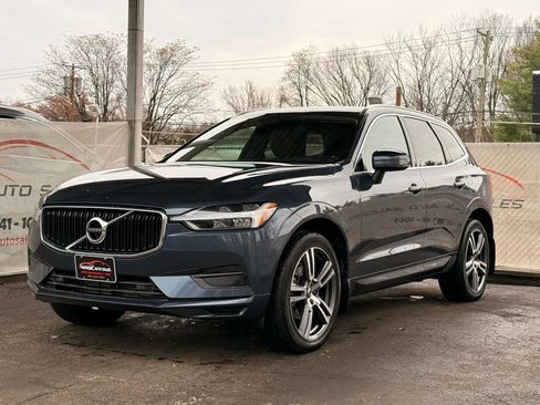 Used 2020 Volvo XC60 T5 Momentum w/ Protection Package image 3