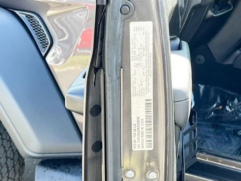 Used 2024 Jeep Wrangler Sport S image 29