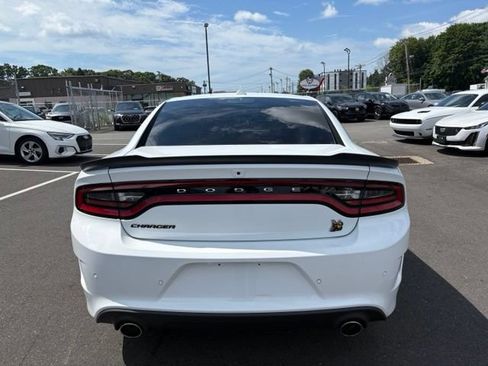 Used 2019 Dodge Charger Scat Pack w/ Dynamics Package RWD image 4