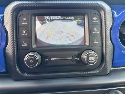 Used 2018 Jeep Wrangler Unlimited Sport S AWD/4WD image 15
