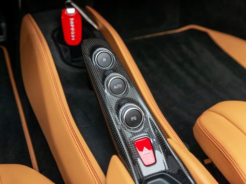 Certified 2022 Ferrari F8 Tributo image 6