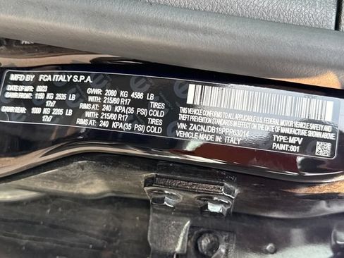 Used 2023 Jeep Renegade Latitude AWD/4WD image 16