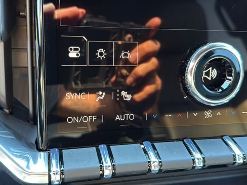 New 2026 GMC Acadia Elevation image 15