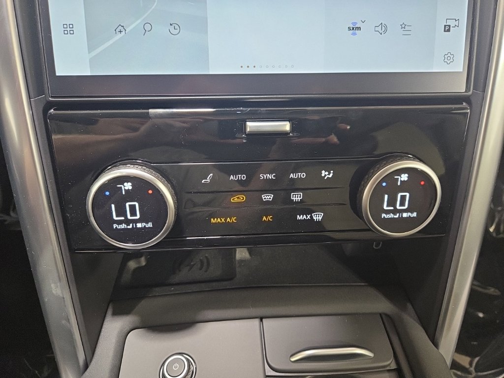 New 2026 Land Rover Discovery Limited Edition AWD/4WD image 17