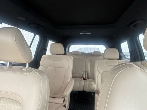 Used 2024 Jeep Grand Cherokee L Limited w/ Luxury Tech Group II AWD/4WD image 21