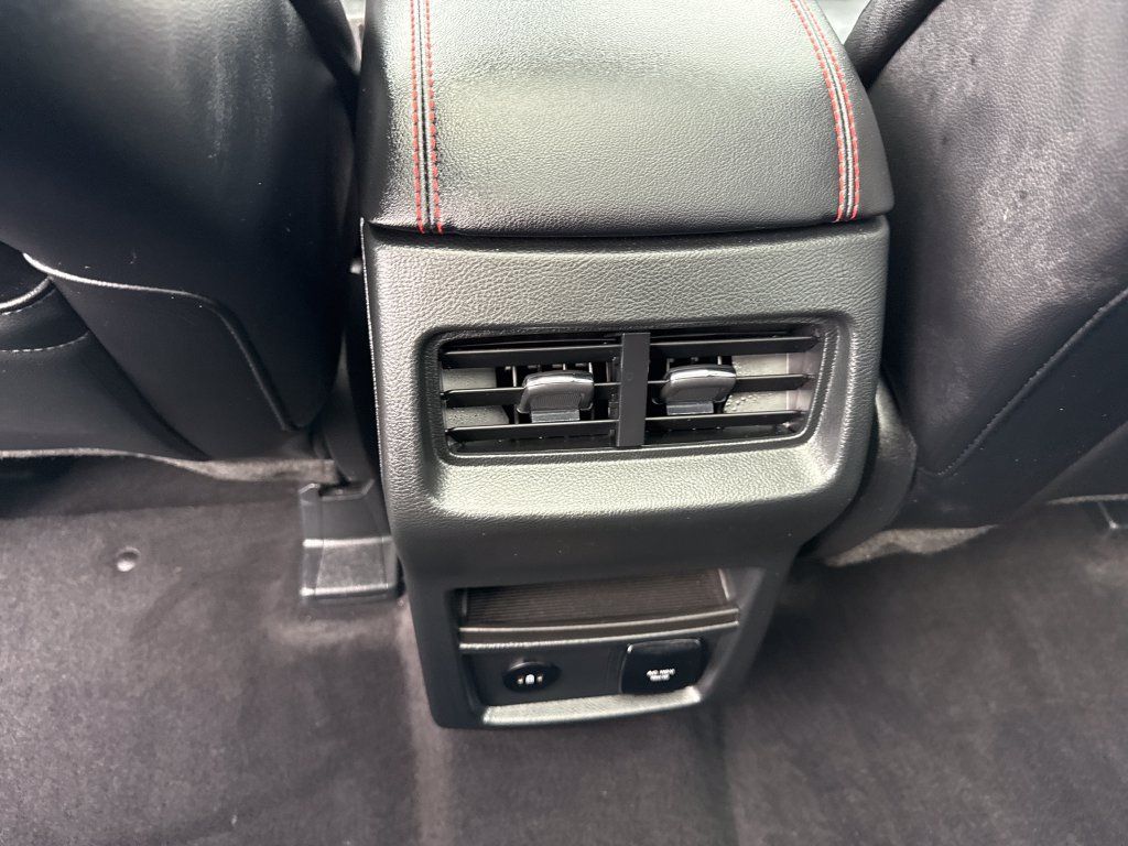 Used 2024 Ford Edge ST-Line AWD/4WD image 16