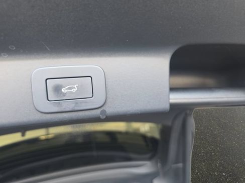 Used 2023 Jaguar F-PACE S AWD/4WD image 16