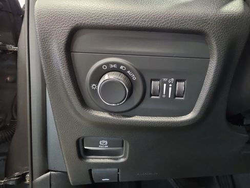 Used 2023 Jeep Grand Cherokee Laredo w/ Luxury Tech Group I AWD/4WD image 24