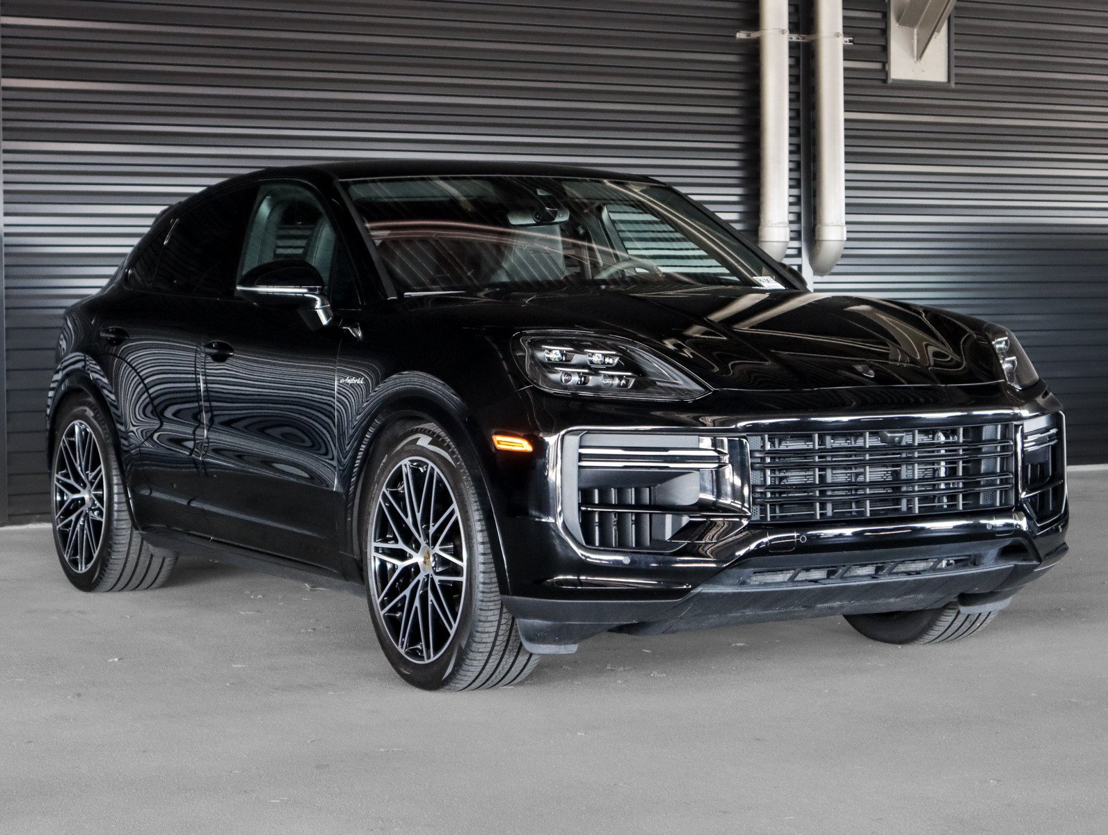 Certified 2024 Porsche Cayenne Turbo AWD/4WD image 8