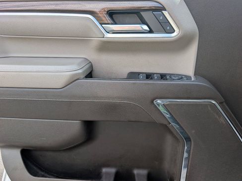 Used 2023 Chevrolet Silverado 1500 LT AWD/4WD image 19