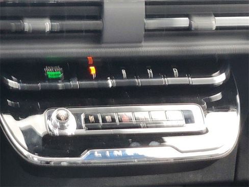 New 2026 Lincoln Corsair Reserve w/ Towing Package image 27