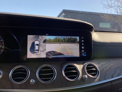 Used 2022 Mercedes-Benz E 450 E 450 w/ Driver Assistance Package image 39