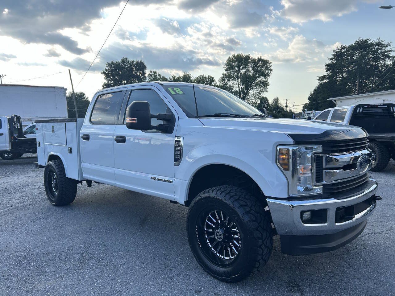 Used 2018 Ford F250 XLT w/ XLT Value Package AWD/4WD image 4