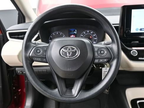 Used 2025 Toyota Corolla LE image 6