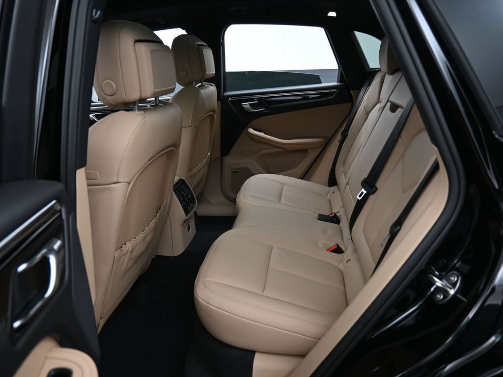 Certified 2026 Porsche Macan AWD/4WD image 25