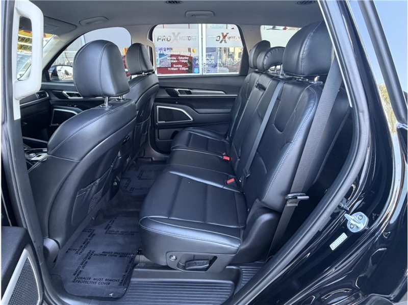 Used 2020 Kia Telluride LX FWD image 18