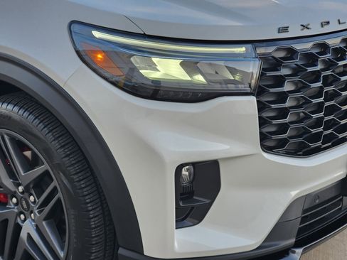 Used 2025 Ford Explorer ST w/ Sun And Sound Package image 7