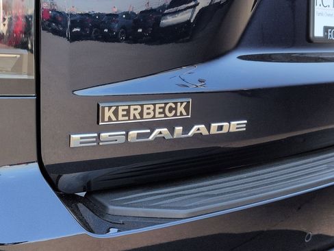 Certified 2024 Cadillac Escalade Premium Luxury w/ Performance Package image 32